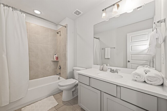 Building Photo - 27926 Western Crk Ct