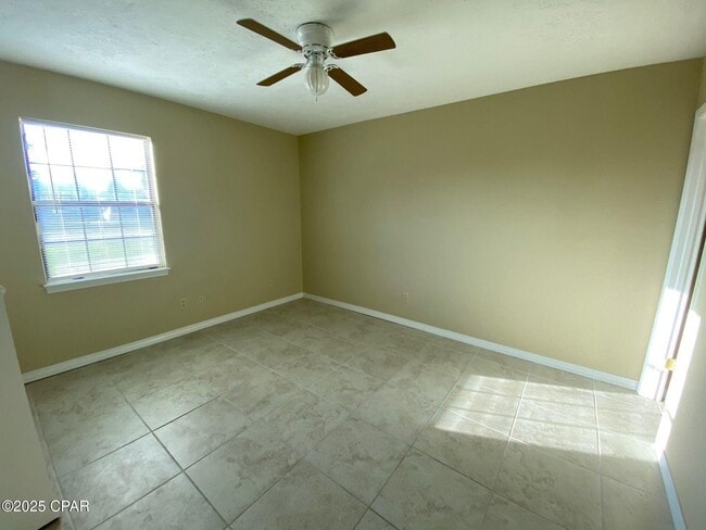 Building Photo - 625 N 9th St