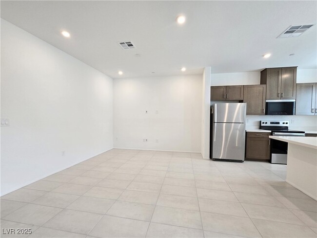 Building Photo - 5717 CRENELLATED St