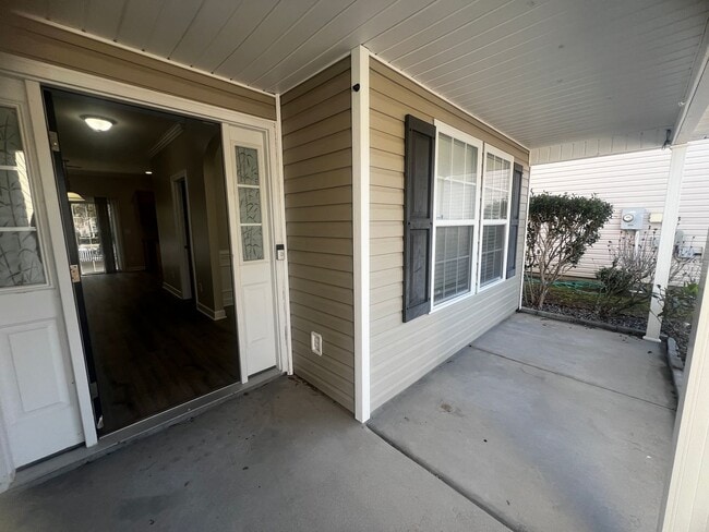 Building Photo - AVAILABLE NOW IN BRIGHTON WOODS!