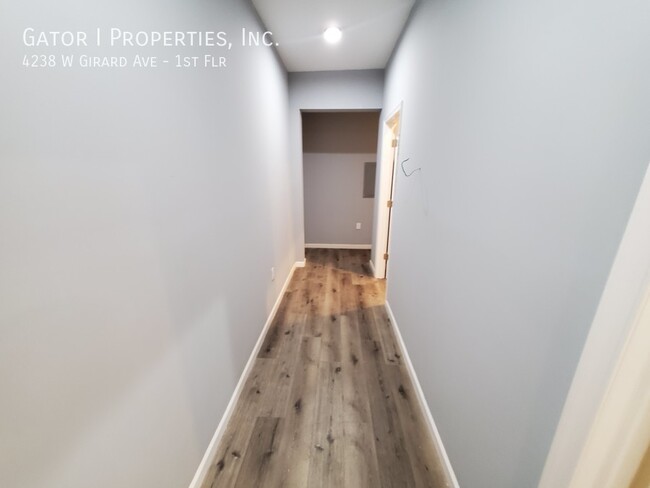 Building Photo - Large 1 Bedroom Apartment For Rent!