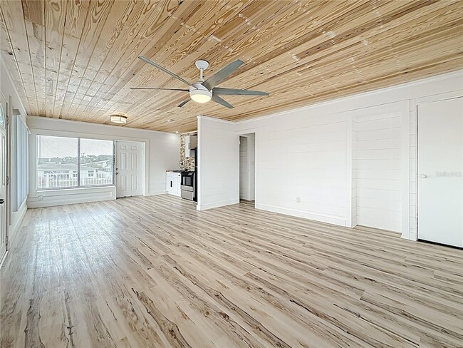 Building Photo - 497 Normandy Rd