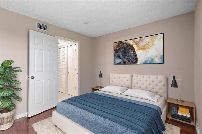 Building Photo - 11101 Royal Palm Blvd