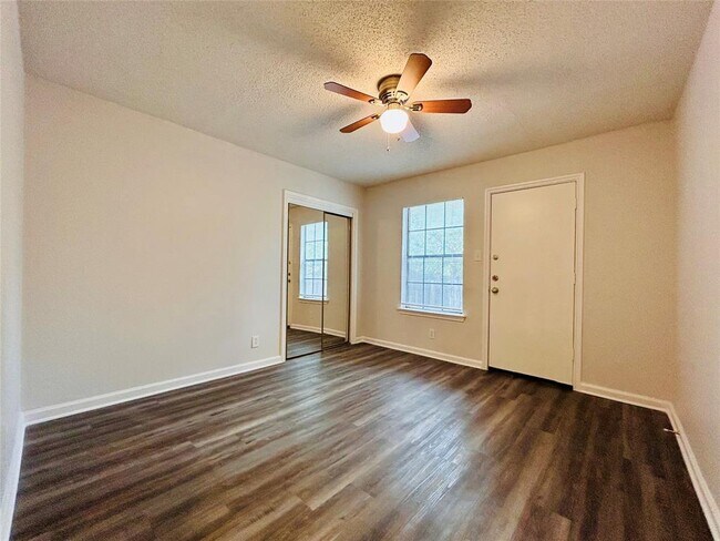 Building Photo - 9317 Kempler Dr