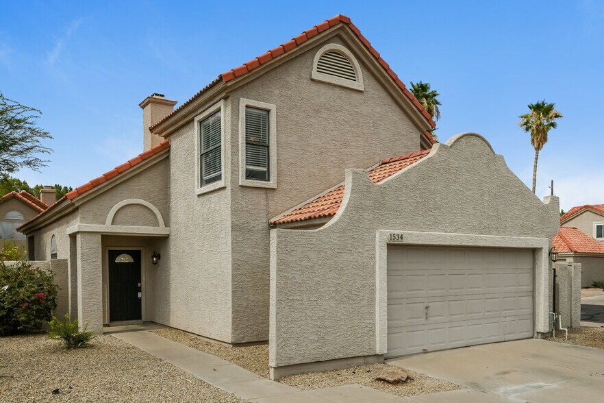 Building Photo - 1534 E Campbell Ave