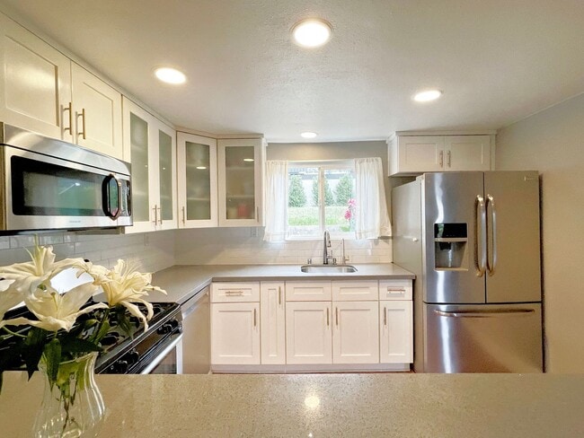 Building Photo - COMING SOON!! Gorgeous Upgraded Home In Glassell Park Area