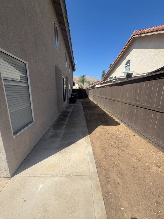 Building Photo - 9586 Shadow Springs Dr