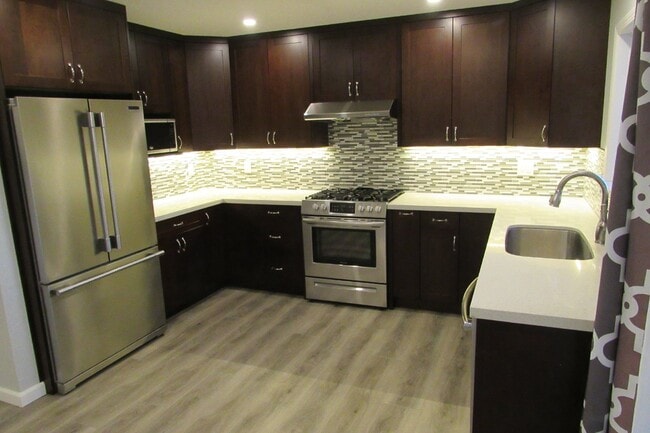 Building Photo - Updated 3 Bed, 2 Bath Home Close to Dublin HS