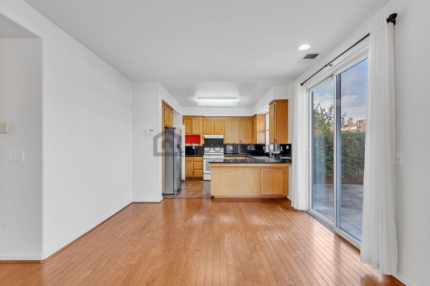 Building Photo - 2955 Vineyard Park Dr