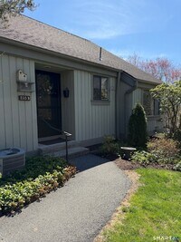 Building Photo - 235 Heritage Vlg