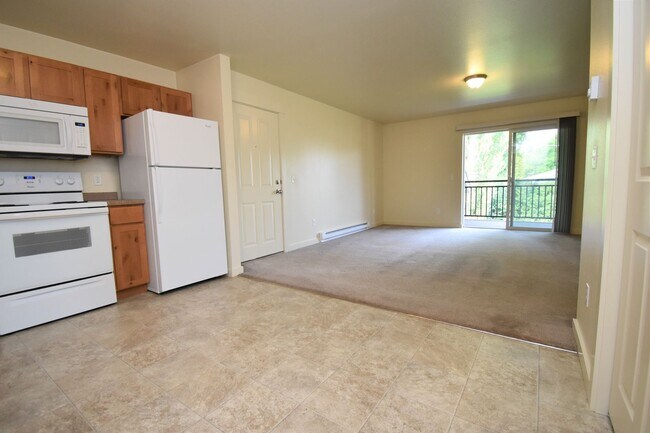 Building Photo - 2nd Floor 2 Bed 1 Bath in a Great Central ...