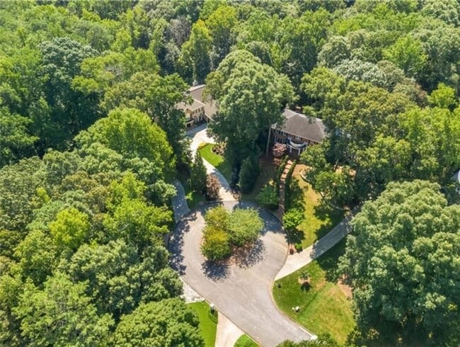 Building Photo - 755 River Gate Dr