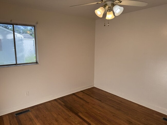 Building Photo - 926 Greenfield Heights Blvd