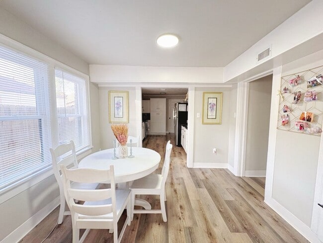 Building Photo - 4 Bed 2 Bath - Pre-leasing 2026