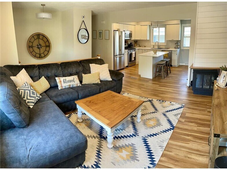 Building Photo - 901 Summer St NE