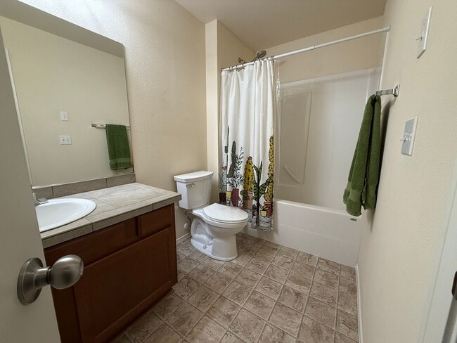 Building Photo - 3 Bedroom DuPont Condo for Rent