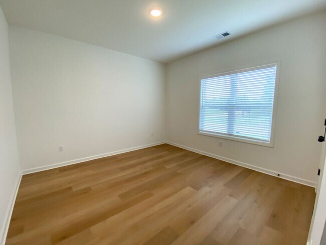 Building Photo - 4 bedroom, 2 bath in Brighton TN built in ...
