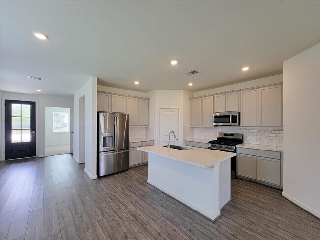 Building Photo - "Charming 4-Bed Retreat on Primrose Myrtle Ln, Cypress - Spacious Living with 2.5 Baths!"