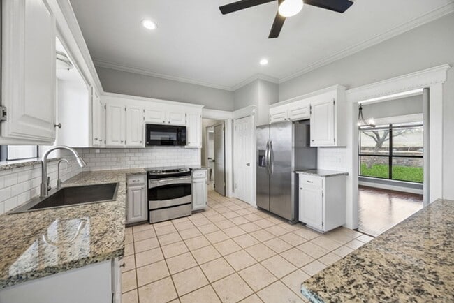 Building Photo - Stunning 4 bedroom 3.5 bath with office that sits on 1.5 acres in ALEDO ISD