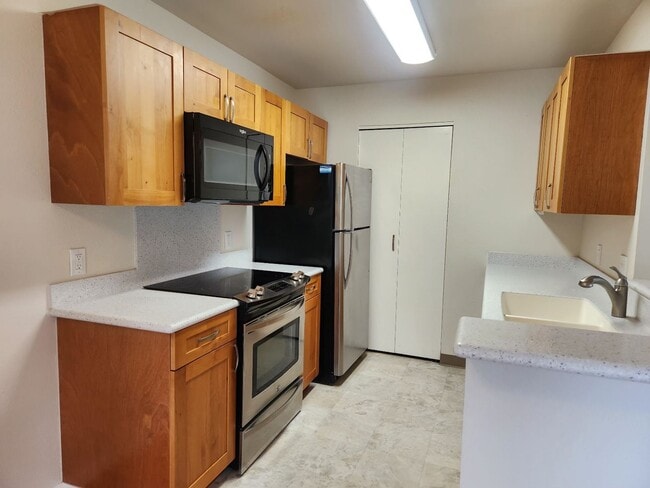 Building Photo - Parkview at Waikele - 2 bed, 2 bath Townhome