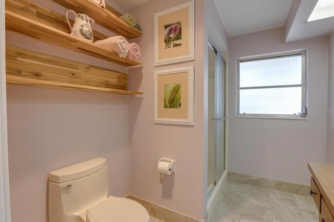 Building Photo - 511 Crystal Beach Ave