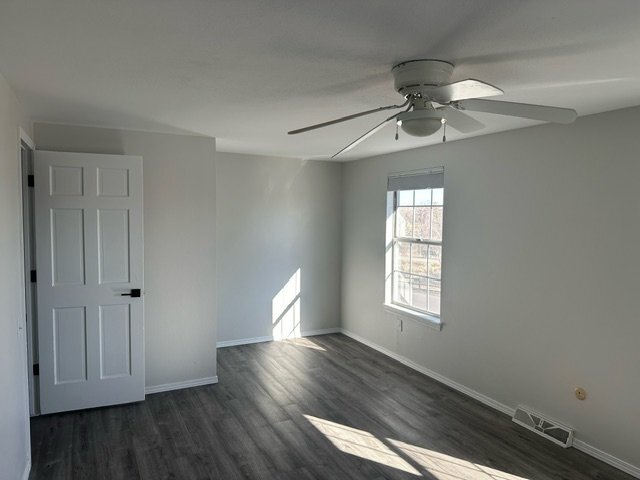 Building Photo - Stunning 3-bedroom 2.5 bath condo for rent