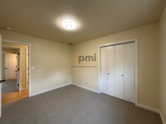 Building Photo - 2836 W 63rd Ln