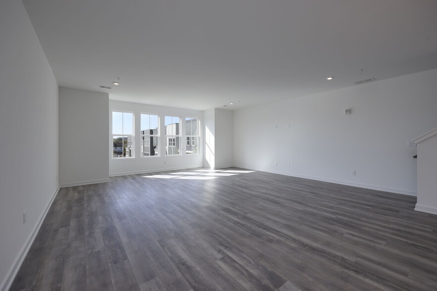 Living Room - 2026 Edison Park Ln