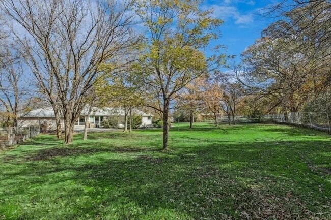 Building Photo - 6116 Country Hills Ct