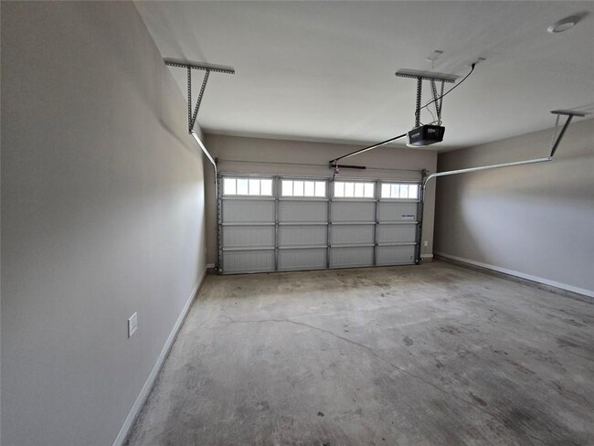 Building Photo - 196 Catalpa Grv