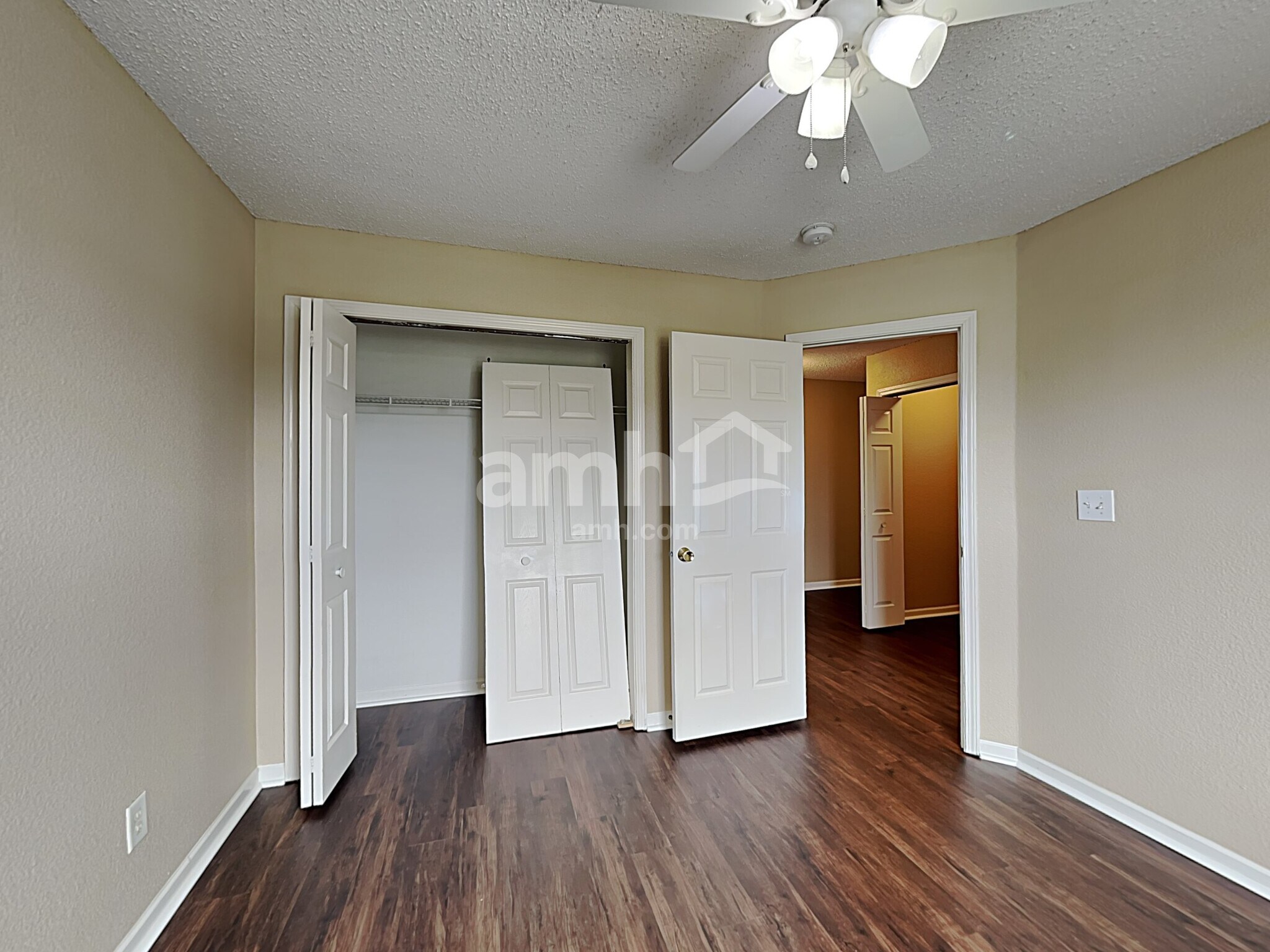 Building Photo - 5606 Wood Hollow Dr