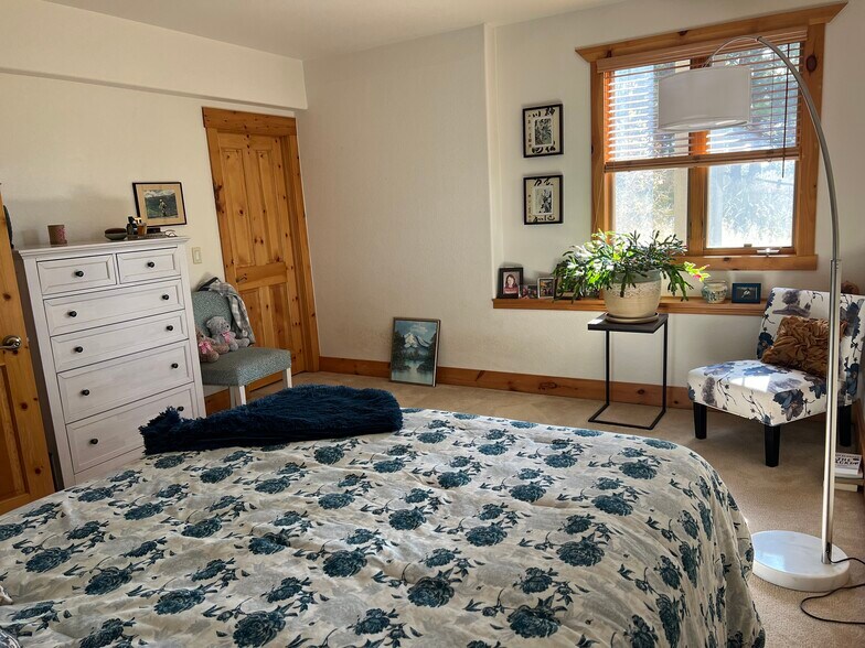 Building Photo - 24366 Cody Park Rd