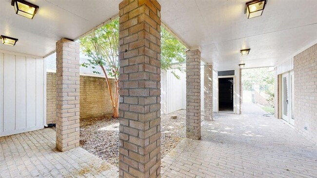 Building Photo - 3004 Gleneagles Ct