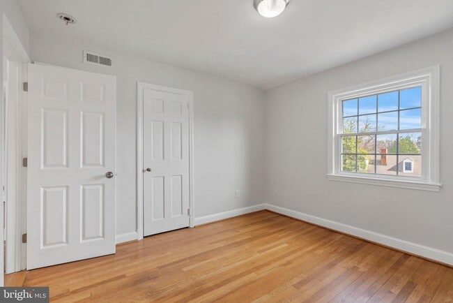 Building Photo - 2426 N Powhatan St