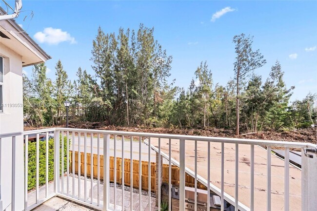 Building Photo - 6933 NW 104th Ct