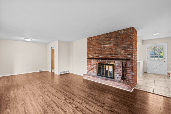 Building Photo - 3735 Heatherdowns Blvd