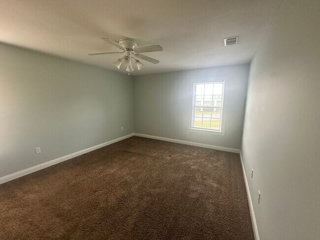 Building Photo - 2 Bedroom 1 Bath  Duplex in Hahira