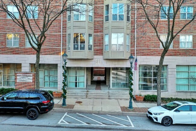 Building Photo - 57 E Hattendorf Ave