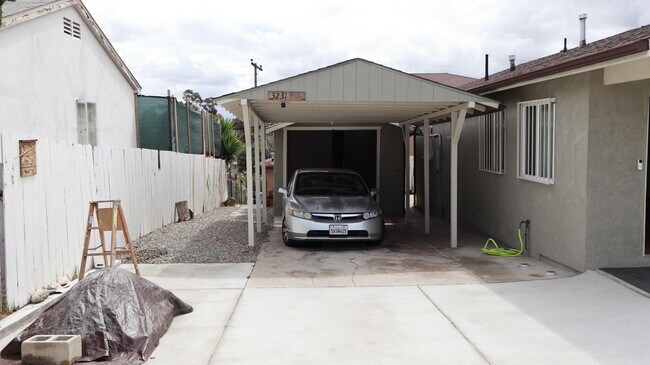 Building Photo - Single 2 bedrooms 2 baths house in San Diego CA.