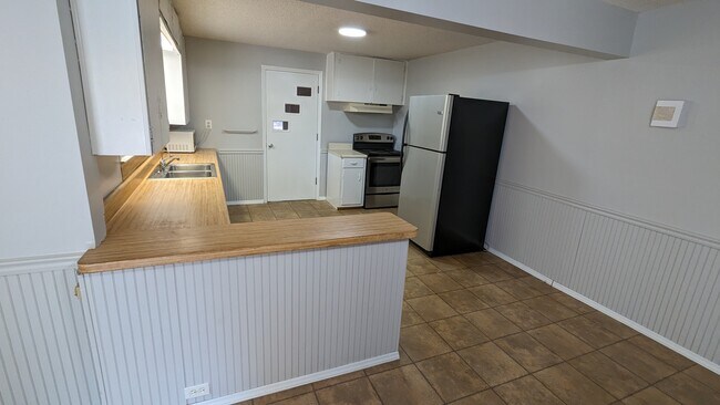 Kitchen - 804 Wabash Ave