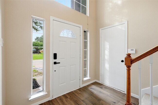 Building Photo - 3711 Slocom Dr