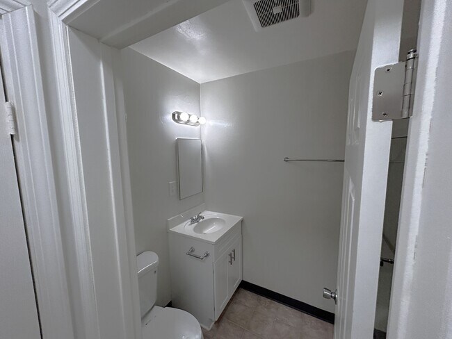Building Photo - 340 Normandie Ave
