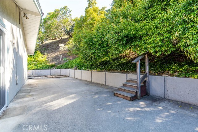 Building Photo - 668 Patricia Dr