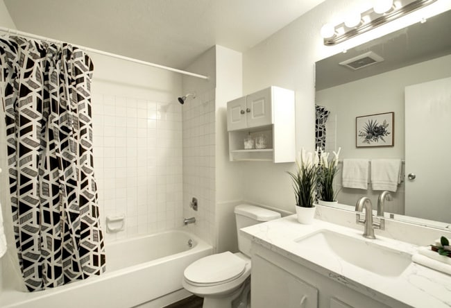 Building Photo - 1 Bedroom Across from Microsoft Bellevue/R...