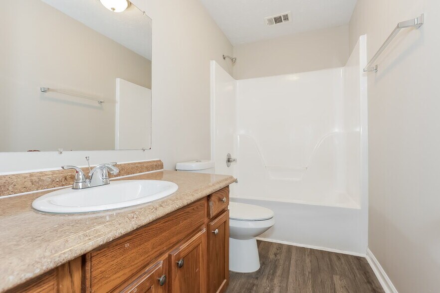 Building Photo - 6125 Pineneedle Dr SW