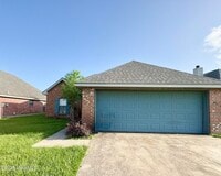 Building Photo - 121 Troubadore Dr
