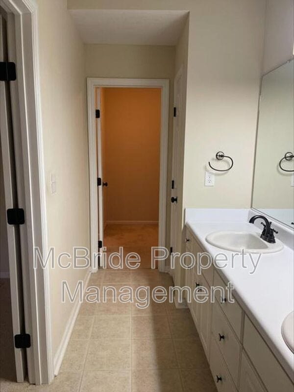Building Photo - 429 Snead Way
