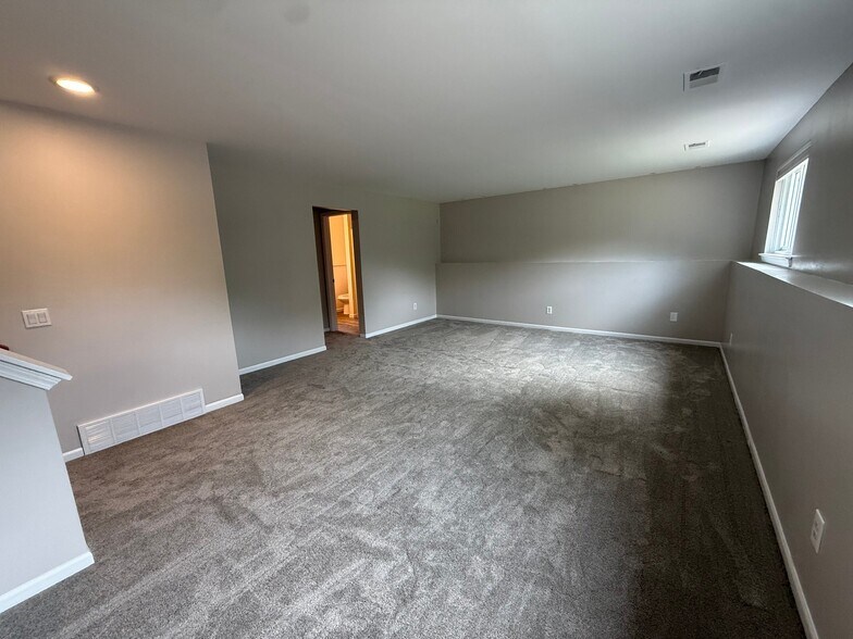 Building Photo - 61407 Dean Dr