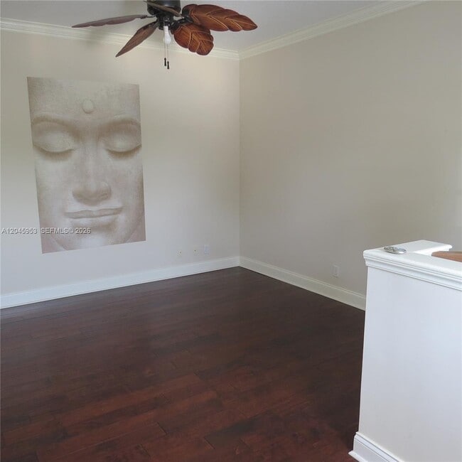 Building Photo - 542 N Cypress Dr