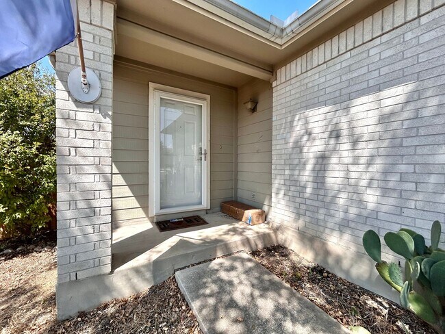 Building Photo - 3 Bed | 2 Bath – Cozy One-Level Home with ...